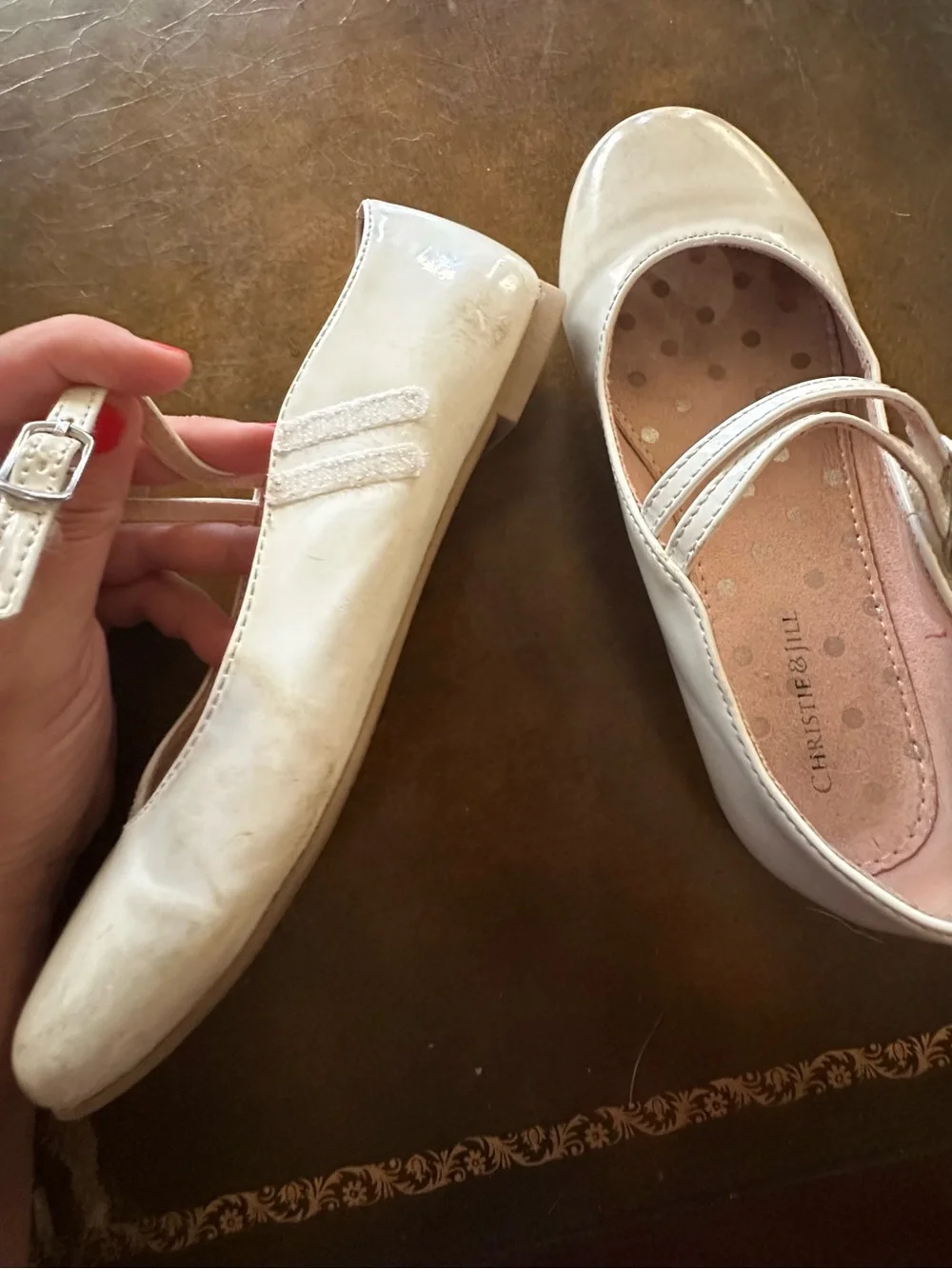Christie & Jill White Mary Jane Dress shoe size 1